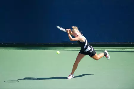 Karolina Rozenberg won both her matches to help LBSU win 5-2 over UCI and take over first place in the conference.