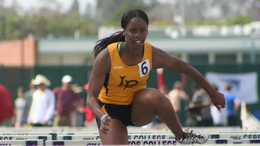 Amber Clark - 100H