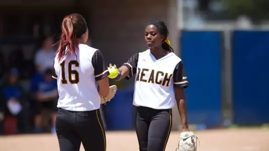 Erin Jones-Wesley, Amanda Hansen