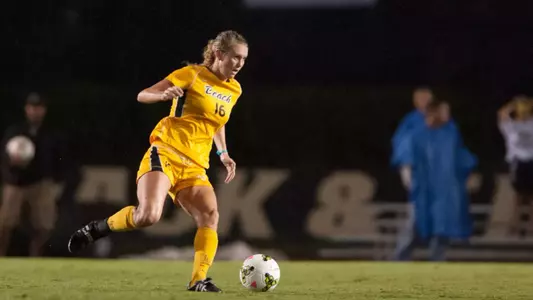 Melanie Fox. (Photo by John Fajardo/LBSU)