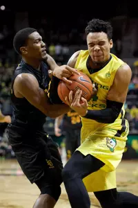 Branford Jones battles for a rebound against Oregon Ducks forward Dillon Brooks (24) during a game at Matthew Knight Arena. -USA TODAY Sports