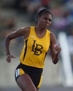 Senior Jasmine Askew finished first in the 400m, which ties for third in program history with a time of 54.55