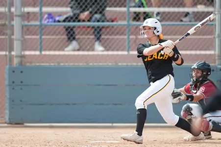Julia Lombardi hit a two-run home run for the 49ers.