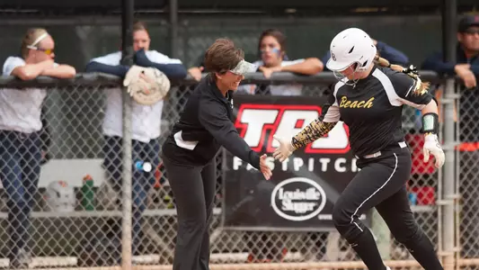 Kim Sowder, Lauren Lombardi