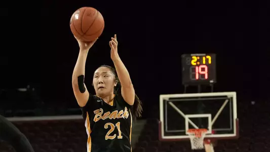 Junior Anna Kim scored a season-high 18 points to lead the Beach to a 75-62 win at UC Davis.