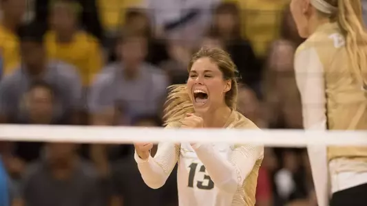 Freshman Hailey Harward wins her first career Big West honor, as the conference's Defensive Player of the Week.