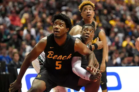 49ers forward Mason Riggins battles with Hawaii Rainbow Warriors forward Michael Thomas for positioning during the second half in the championship game of the Big West conference tournament at Honda Center. Credit: Kelvin Kuo-USA TODAY Sports