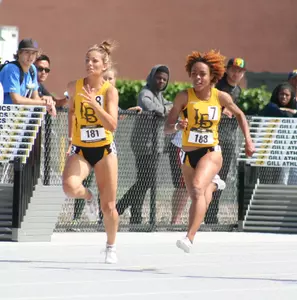 Madison Carney & Ashleigh Chambers in the 100m
