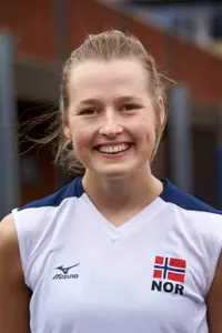 Middle blocker Kjersti Norveel becomes the sixth member of LBSU's 2016 signing class, bringing depth and experience in the middle.