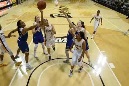 Martina  McCowan (11)