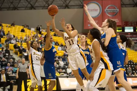 Martina  McCowan (11)