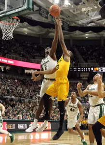 49ers forward Barry Ogalue (13)