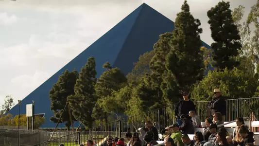 Softball Crowd, Pyramid