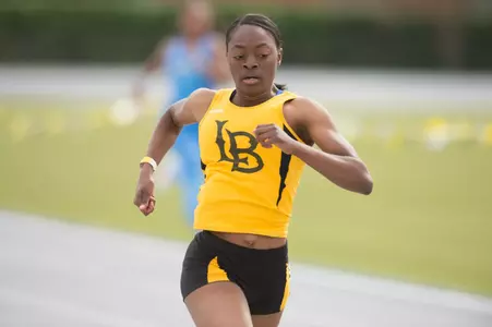 Courtne' Davis
