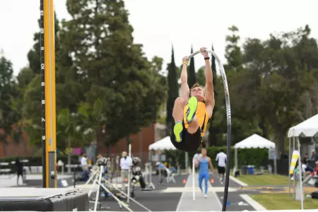 2017_03_04_Cooper_Xander_vs_UCLA_01