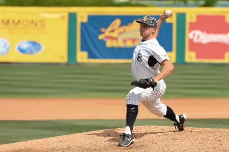 2015_05_03_Radcliffe_Tyler_vs_UH_01