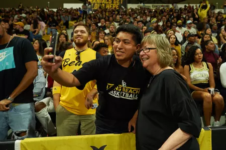 Fans, Jane Close Conoley