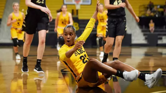 Shanaijah Davison Slide Cropped