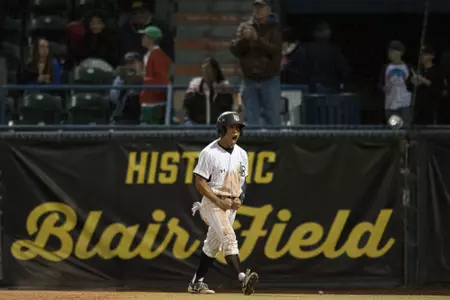 2018_02_16_Andrews_Clayton_vs_SMC_05