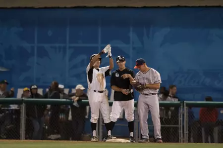 2018_02_16_Robinson_Shaq_vs_SMC_001