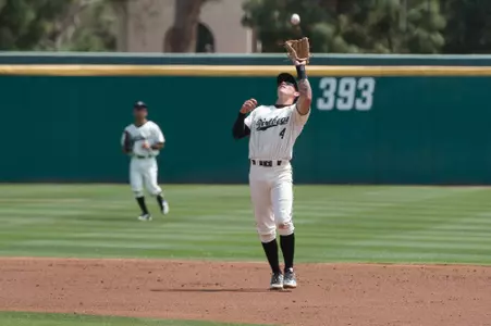 2018_04_07_Durran_Jarren_vs_UCI_001