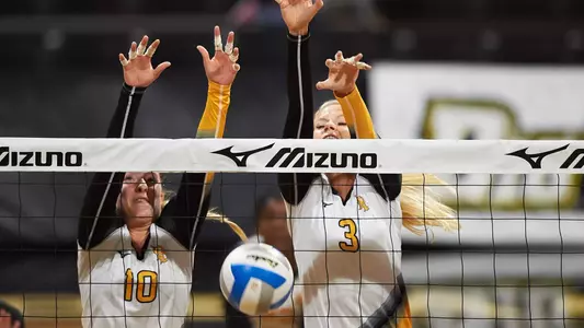 Carly Aigner-Swesey, Emma Kirst