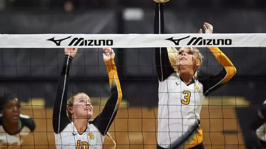 Carly Aigner-Swesey, Emma Kirst