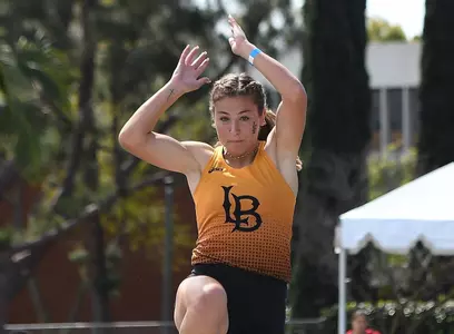 Maddie DeBorde