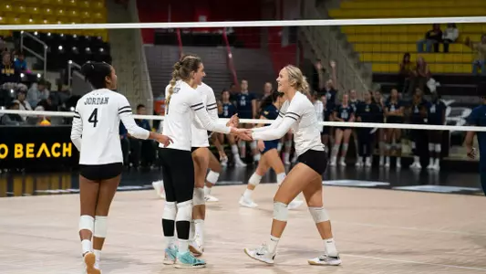 Zayna Meyer, Katie Kennedy