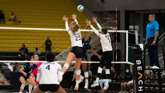 Callie Schwarzenbach, Zayna Meyer