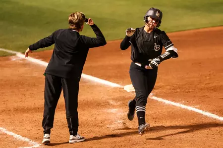 Justine Briones, Kim Sowder