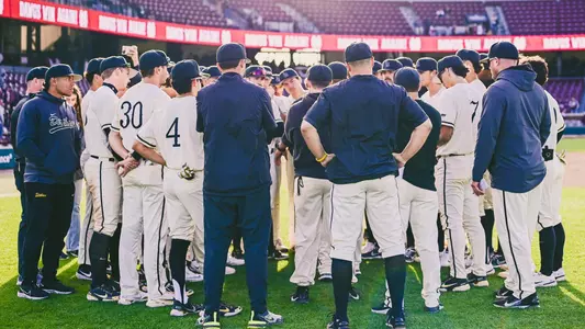 2022_02_20_TeamPostGameHuddle_at_MS