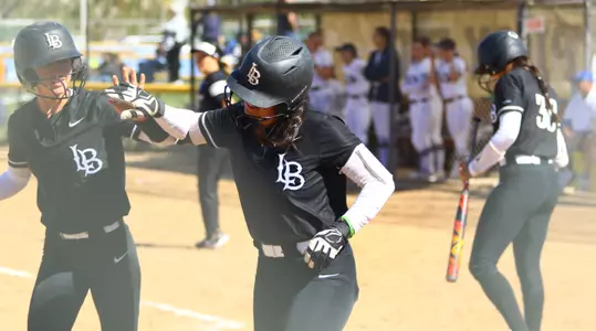 Naomi Hernandez, Team