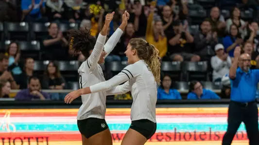 Natalie Glenn, Zayna Meyer