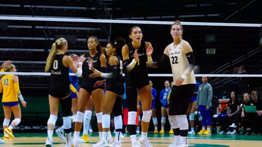 Zayna Meyer, Sarah Vellucci