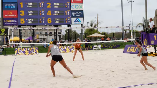 Malia and Tay Death Volley 03-28