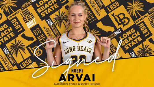 Noemi Signing