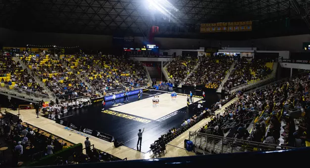 LBS Financial Credit Union Pyramid, Crowd, Women's Volleyball