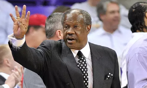 North Texas associate head coach Rob Evans was an Arkansas assistant from 2007-11, and coached against a scrappy Mean Green team in 2009.