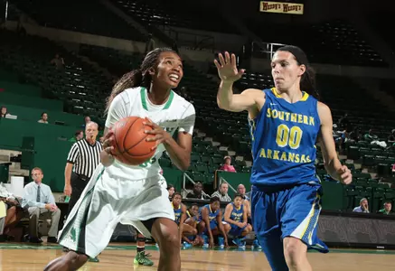 Senior forward Joh'Vonna Darrington has two blocks in three out of the four games she has played this season.