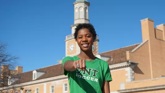 Dominique James