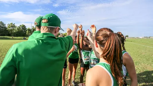 18_XC_HuddleWomen