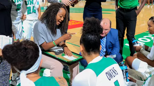 1819_WBB_Huddle8
