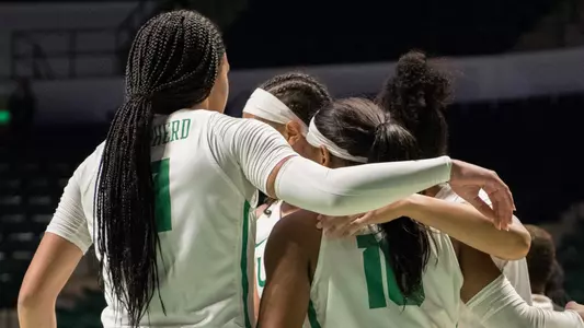 1920_WBB_Huddle3