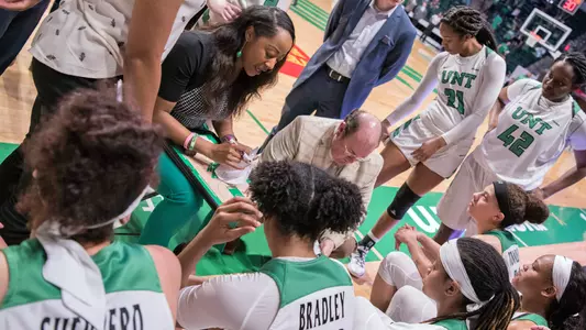 1819_WBB_Huddle22