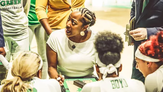1920_WBB_Huddle12