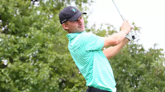 Viktor Forslund hitting at Maridoe Golf Club