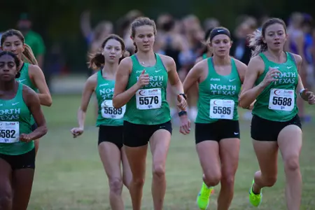 ARLINGTON, TEXAS, SEPTEMBER 11: Mean Green Cross Country ay Lynn Creek Park at Joe Pool Lake on September 11, 2021, in Arlington, Texas. Photo: Rick Yeatts