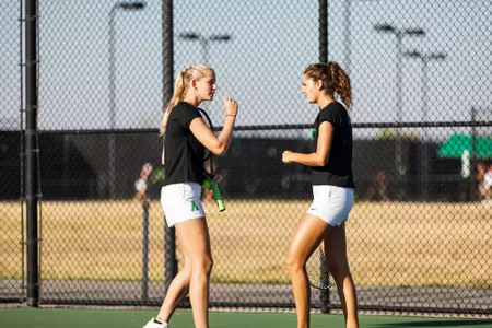 Olivia Malm and Lilly Schultz