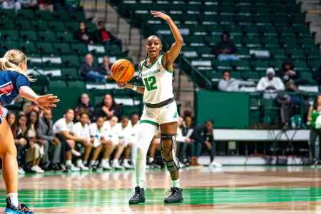 Dyani Robinson FAU